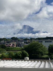 フロント工場からの今日の富士山