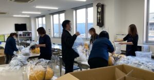 安全に！～ヘルメットの差し替え作業